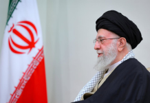 Irán responde atacando posiciones militares de EEUU en Bahréin, Qatar, Kuwait y Emiratos Árabes Unidos El líder supremo de Irán, el ayatolá Alí Jamenei, durante un acto oficial en Teherán