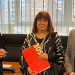 Ni guerra del agua ni consenso verde: Narbona y el PSOE defienden el mix hídrico mientras el modelo agroexportador y la escasez estructural quedan fuera del debate La exministra y presidenta nacional del PSOE, Cristina Narbona, junto al diputado socialista Fernando Moreno. / Iván Urquízar