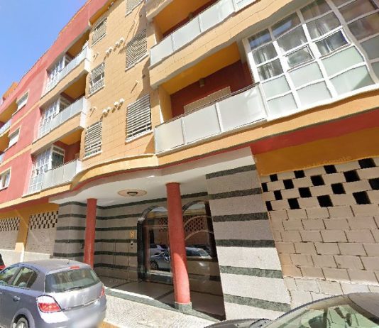 El movimiento por la vivienda llama a movilizarse este jueves en Beniel para frenar el desahucio de una familia en situación de extrema vulnerabilidad Edificio Cisne de la calle Antonio Gómez Gómez de Beniel | Google Maps