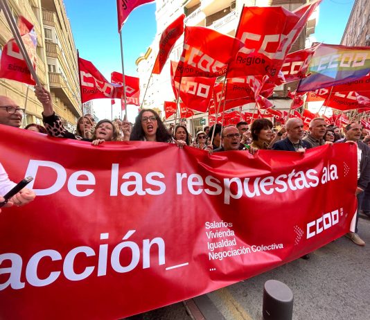 Unai Sordo (CCOO) reclama salarios justos y empleo digno en Murcia: “No hay futuro sin salarios dignos” CCOO toma las puertas de la patronal murciana | Dominic D. Skerrett