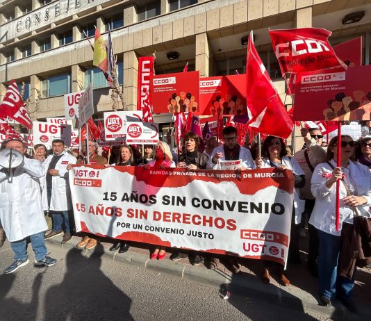 CCOO y UGT protagonizan su 5ª movilización en Murcia para exigir un convenio digno en la sanidad privada tras 15 años de bloqueo patronal
