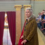 Una vecina de Alquerías planta cara a Ballesta desde el gallinero del pleno y denuncia el “recorte encubierto” del centro de mayores Josefina Manzano, vecina de Alquerías, interviene desde el gallinero del pleno del Ayuntamiento de Murcia para reclamar al alcalde Juan José Ballesta el cumplimiento del centro de mayores prometido | Dominic D. Skerrett