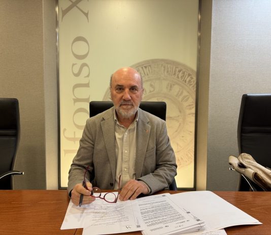 IU acusa a PP, PSOE y Vox de claudicar ante las energéticas y abandonar a los vecinos y vecinas de Totana El diputado de izquierdas esta mañana en la Asamblea Regional de Murcia | IU-Verdes