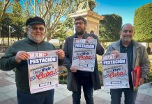 El Movimiento de Solidaridad con Cuba llama a manifestarse en Murcia contra el bloqueo estadounidense y convoca un concierto solidario en apoyo al pueblo cubano Miembros del MESC en la Región de Murcia esta mañana tras la rueda de prensa ofrecida a las puertas del Ayuntamiento de Murcia | Dominic D. Skerrett