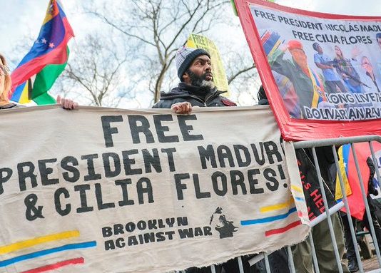 Manifestantes exigen en Nueva York la liberación de Nicolás Maduro y Cilia Flores frente al Tribunal de Manhattan