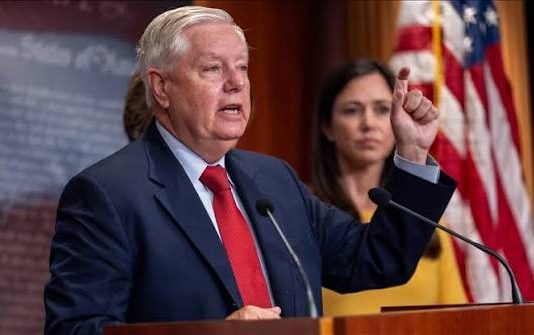 Lindsey Graham cuestiona la permanencia de las bases militares estadounidenses de Rota y Morón tras el rechazo del Gobierno español a implicarse en la escalada militar impulsada por Donald Trump junto a Israel.