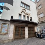 La Plataforma Cine Rex Vivo denuncia un posible “lavado de imagen” tras la compra del histórico cine por el Grupo Orenes Entrada principal al histórico Cine Rex | Dominic D. Skerrett