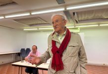Pedro Costa Morata reivindica la salida de España de la OTAN en Murcia 40 años después del referéndum-trampa El premio nacional de medioambiente y histórico antimilitarista, Pedro Costa Morata, durante su charla en Murcia | Dominic D. Skerrett