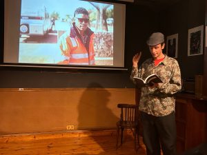 “Kapok” durante la presentación de su obra en Cooperativa Ítaca en Murcia | Dominic D. Skerrett