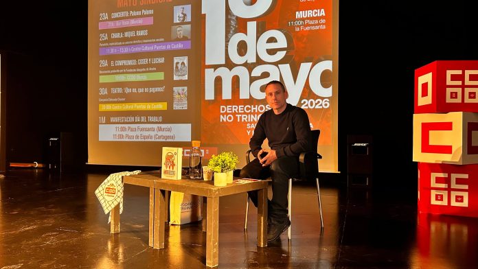 Miquel Ramos, durante su intervención en el acto organizado por CCOO este sábado en el Centro Cultural Puertas de Castilla de Murcia | Dominic D. Skerrett