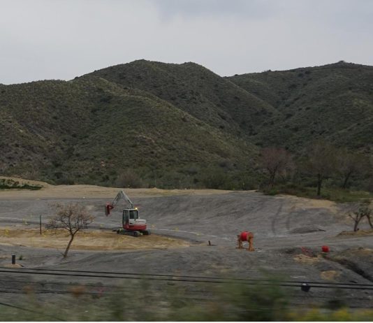 La Coordinadora Ecologista Almeriense denuncia el atentado ambiental de Cosentino en Macenas