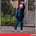 El preso comunista Lucio García Blanco sale en libertad tras más de tres décadas de prisión sin renunciar a sus ideas El preso comunista Lucio García Blanco a su salida de la prisión de Villabona (Asturias) esta mañana