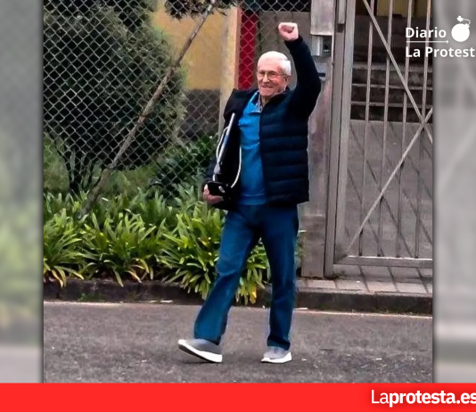El preso comunista Lucio García Blanco sale en libertad tras más de tres décadas de prisión sin renunciar a sus ideas El preso comunista Lucio García Blanco a su salida de la prisión de Villabona (Asturias) esta mañana