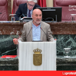 IU-Verdes denuncia en la Asamblea Regional el colapso en la valoración de la dependencia y reclama reforzar la atención al alzhéimer Imagen de archivo del diputado regional de IU-Verdes Jose Luis Álvarez-Castellanos en el pleno de la Asamblea Regional de Murcia | Dominic D. Skerrett
