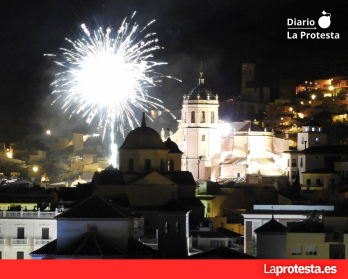 Imagen de archivo de pirotecnia en Lorca | IU