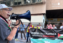 Segunda concentración consecutiva frente a la Delegación del Gobierno en Murcia exige la liberación inmediata de los tripulantes secuestrados de la Flotilla hacia Gaza