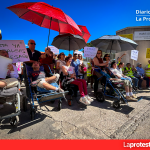 Medio centenar de familiares y usuarios se concentran en El Palmar para denunciar cuatro años de promesas incumplidas en el centro de discapacidad del IMAS Las familias del CPD de El Palmar estallan contra las situaciones de hacinamiento y falta de espacio para usuarios con grandes discapacidades | Dominic D. Skerrett