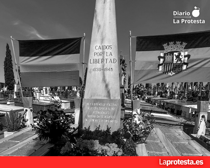 Monolito en recuerdo a los y las caídas por la libertad en el Cementerio de Nuestro Padre Jesus de Espinardo | Dominic D. Skerrett