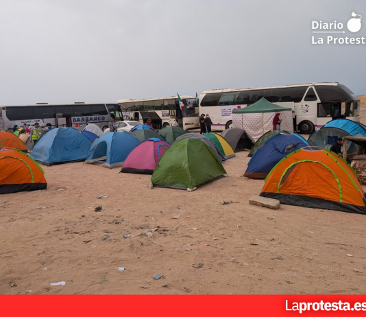 “La frontera israelí empieza aquí”: el convoy Global Sumud denuncia días de retención en Libia Campamento de los activistas retenidos en Sirte | Daniel Lobato (X)