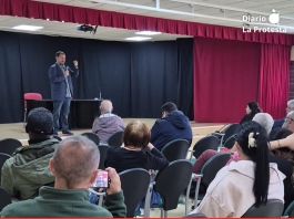 “No se puede seguir tratando la extranjería desde una visión casi policial”: éxito de participación en la charla sobre regularización organizada por IU y PCE en Molina de Segura