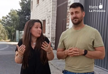 IU denuncia el abandono de las zonas industriales del área metropolitana de Murcia y exige repensar los servicios públicos Las dirigentes municipales Liliana Mellado y Andrés Cano en su visita al Polígono del Cabezo Cortao | IU