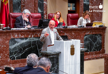 IU-Verdes y Podemos exigen transparencia total en el cribado de cáncer de mama y acusa al Gobierno regional de falta de datos y fallos en el programa El diputado regional de IU-Verdes Jose Luis Álvarez-Castellanos, esta mañana durante la comparecencia del Consejero Juan José Pedreño | Dominic D. Skerrett