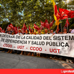 Pensionistas de CCOO y UGT denuncian el colapso de la dependencia en la Región de Murcia y exigen transparencia, más financiación y plazas públicas al Gobierno regional de López Miras Los y las pensionistas de CCOO y Ugt concentrados ante el palacio de San Esteban esta mañana | Dominic D. Skerrett