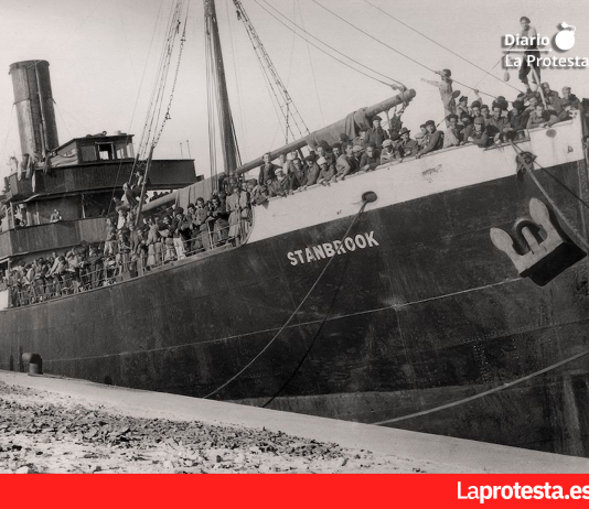 Cartagena recupera la memoria del exilio republicano en África del Norte en una jornada histórica en el Teatro Romano Uno de los barcos que llevaban emigrantes españoles a Marruecos, Argelia y Túnez