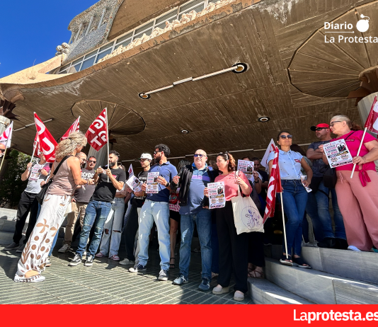 Trabajadores y sindicatos del sector de menores denuncian salarios “miserables” y exigen en la Asamblea la aplicación inmediata del V Convenio en la Región de Murcia