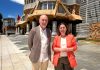 IU-Verdes llevará a los ayuntamientos una iniciativa para blindar las escuelas de música tras su aprobación en la Asamblea Regional La coordinadora regional de IUVRM, Penélope Luna, junto al diputado regional de la formación Jose Luis Álvarez-Castellanos a las puertas de la Asamblea Regional | Dominic D. Skerrett