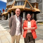 IU-Verdes llevará a los ayuntamientos una iniciativa para blindar las escuelas de música tras su aprobación en la Asamblea Regional La coordinadora regional de IUVRM, Penélope Luna, junto al diputado regional de la formación Jose Luis Álvarez-Castellanos a las puertas de la Asamblea Regional | Dominic D. Skerrett