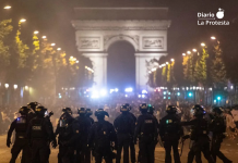Un muerto y más de 780 detenidos en París tras la victoria del PSG Imagen de las cargas durante las celebraciones de 2025. Foto: thesun.com
