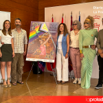 Representantes del colectivo No Te Prives, junto a responsables municipales y activistas, durante la presentación del Orgullo LGTBIAQ+ Murcia 2026 en el Edificio Moneo | Dominic D. Skerrett
