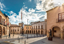 PP y Vox aprueban en Yecla una tasa para que los vecinos tengan que pagar por conocer información municipal Plaza de la Casa Consistorial de Yecla | Ayto. Yecla