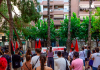 Banderas rojas y mensajes de unidad de clase marcaron la concentración de la AJT Murcia Sur en la Plaza de Zarandona contra el racismo, la xenofobia y la islamofobia en el Barrio del Carmen | AJT