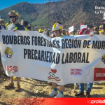Bomberos forestales y vecinos protestan en Los Garres sobre la zona afectada por el incendio del 2 de junio, exigiendo medios y mejoras en el sistema de emergencias | Foto.- José Coy