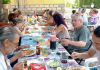 La gastronomía y la conversación sirvieron de puente entre culturas y vivencias durante el almuerzo celebrado en La Finca Las Nieves | Cedida