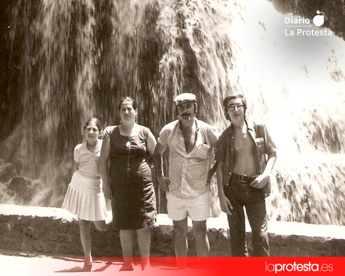 Valentín González, derecha, junto a sus padres y su hermana | Cedida por la familia