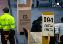 Presencia de la policía en una casilla electoral, en Bogotá, en una imagen de archivo | Sebastián Barros (Universal Images Group via Getty Images)