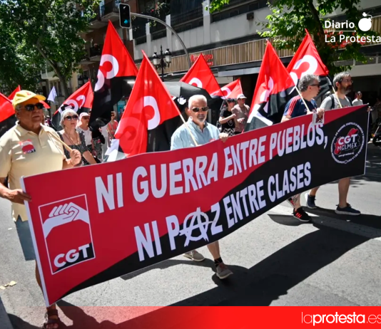 Madrid sale a la calle contra el rearme, la militarización y el comercio de armas e manifestantes recorren el centro de Madrid para exigir más inversión social y menos gasto militar durante la jornada europea contra el rearme. Foto: CGT Madrid