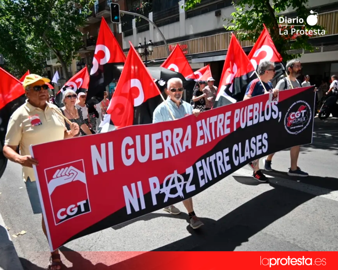 e manifestantes recorren el centro de Madrid para exigir más inversión social y menos gasto militar durante la jornada europea contra el rearme. Foto: CGT Madrid e manifestantes recorren el centro de Madrid para exigir más inversión social y menos gasto militar durante la jornada europea contra el rearme. Foto: CGT Madrid