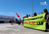 LAB denuncia despidos represivos y bloquea el acceso de camiones en Primafrio Álava mientras prepara un paro el 26 de junio Trabajadores y representantes de LAB durante la protesta celebrada ante las instalaciones de Primafrio en Durruma (Álava) | LAB