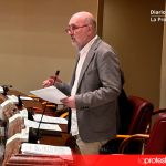 IU-Verdes exige al Gobierno regional cumplir el acuerdo unánime para ampliar el IES Rambla de Nogalte y reforzar la red educativa pública en Puerto Lumbreras Imagen de archivo de Jose Luis Álvarez-Castellanos interviniendo desde su escaño | Foto.- Dominic D. Skerrett