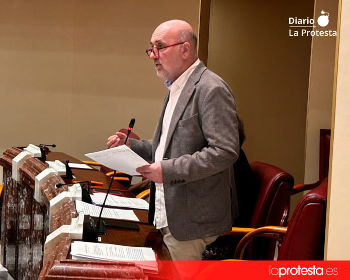 Imagen de archivo de Jose Luis Álvarez-Castellanos interviniendo desde su escaño | Foto.- Dominic D. Skerrett Imagen de archivo de Jose Luis Álvarez-Castellanos interviniendo desde su escaño | Foto.- Dominic D. Skerrett