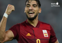 Condenado a ocho años y medio de prisión el futbolista Rafa Mir por agresión sexual El futbolista Rafa Mir durante un partido oficial, en una imagen de archivo | X