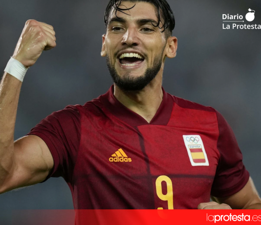El futbolista Rafa Mir durante un partido oficial, en una imagen de archivo | X