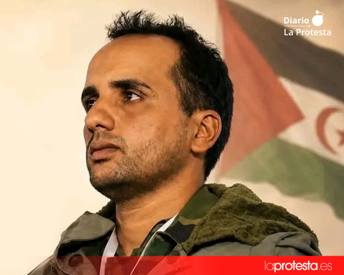 Lahbib Mohamed Abdelaziz (1989-2026), dirigente del Frente Polisario y comandante del Ejército de Liberación Popular Saharaui. Lahbib Mohamed Abdelaziz (1989-2026), dirigente del Frente Polisario y comandante del Ejército de Liberación Popular Saharaui.
