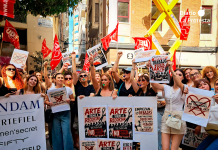 Trabajadoras de Tendam se concentran en Murcia en el inicio del calendario de movilizaciones contra el convenio estatal del comercio | Foto.- UGT