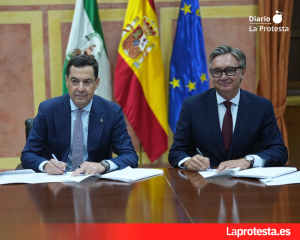 Juanma Moreno (PP) y Manuel Gavira (Vox) durante la firma del acuerdo de Gobierno | Moreno Bonilla en X