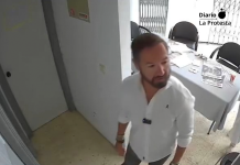 El Sindicato de Estudiantes denuncia el presunto allanamiento de su sede en València por parte de un concejal de Vox y anuncia acciones judiciales Captura del vídeo de seguridad difundido por el Sindicato de Estudiantes que muestra, según denuncia la organización, al concejal de Vox Juanma Badenas dentro de su sede en València.